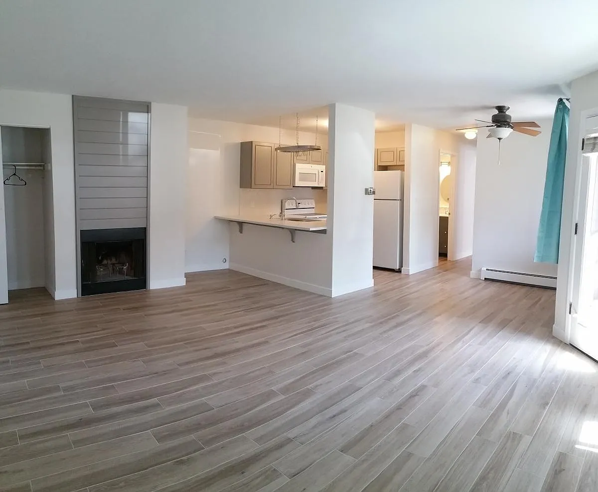 2 bed, 830 sqft, $1,790 — Photo 1