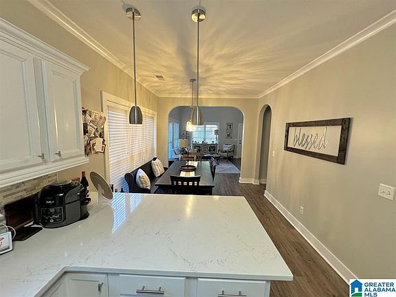 3rd image of 325 Kingston Cir