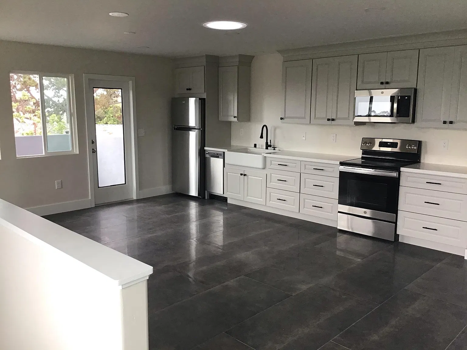 4388 Pocahontas Ave — Photo 3