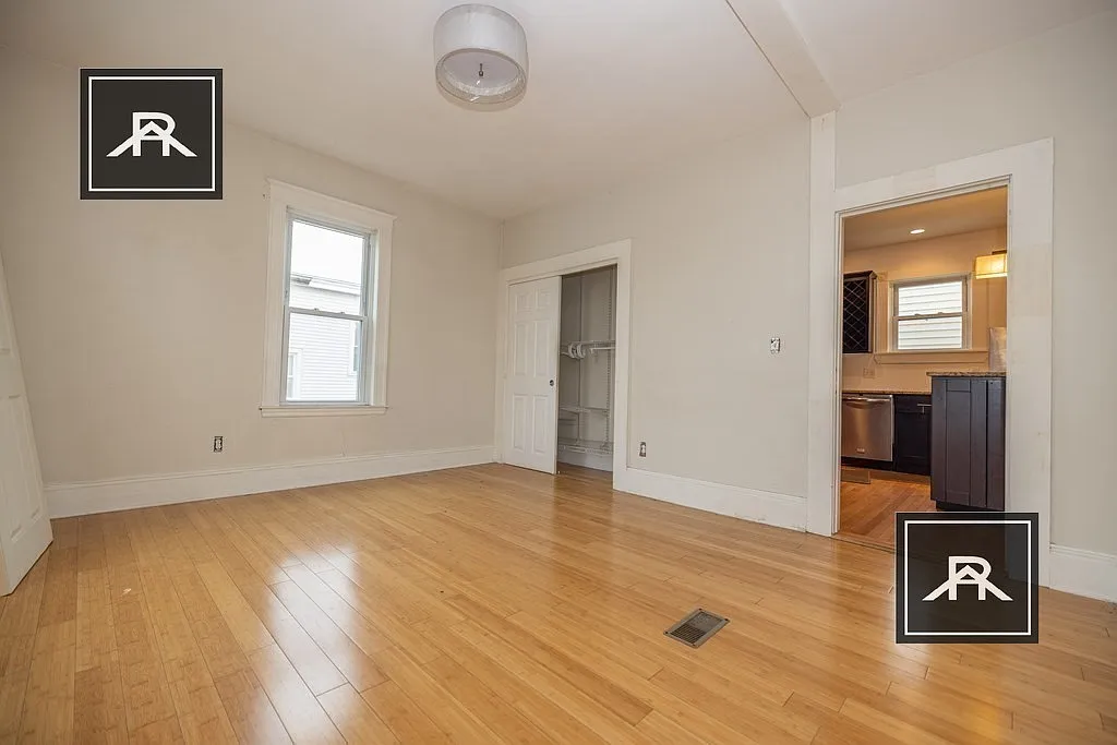 4 bed, 1.5 bath, 1200 sqft, $5,250 — Photo 3
