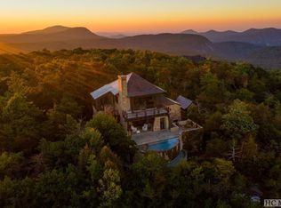 500/502 Sheer Rock Rd, Glenville, NC 28736