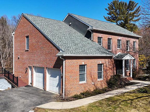 2nd image of 1 Nob Hill Rd