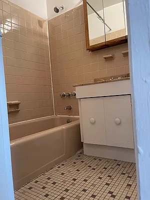 Rented by Eric Goodman Realty Corp | media 12