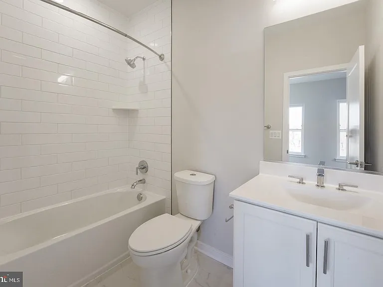 945 Sycamore Dr SE — Photo 20