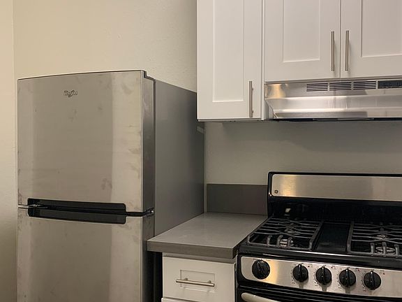 5th image of 2737 Francis Ave APT 204
