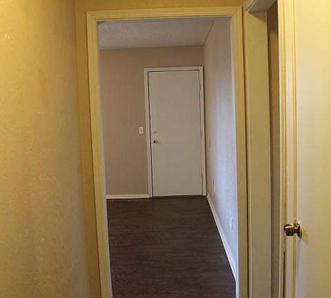 3rd image of 1825 Greenway Ave