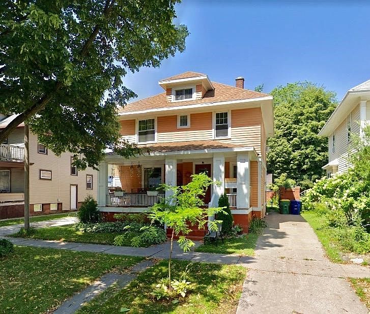 1st image of 711 N Ashland Ave