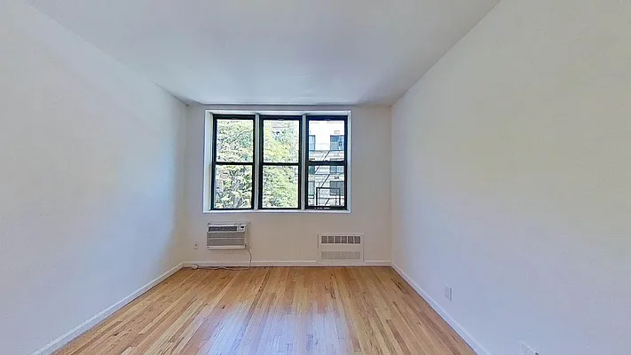 Rented by Bond New York | media 7