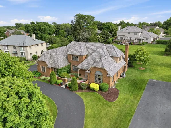 313 Trinity Ln, Oak Brook, IL 60523