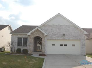 8907 N Park Lake Cir, Sylvania, OH 43560
