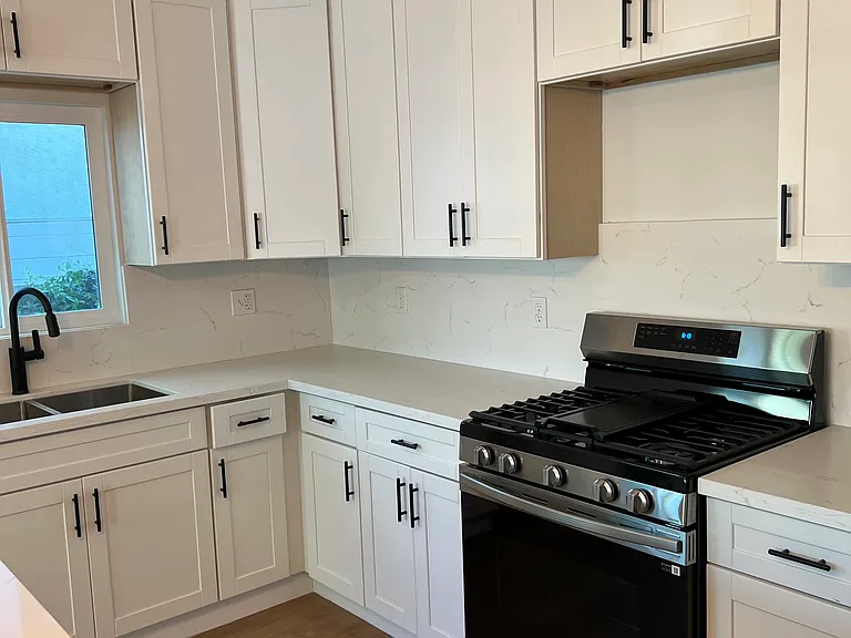 5300 Romaine St #0 — Photo 6