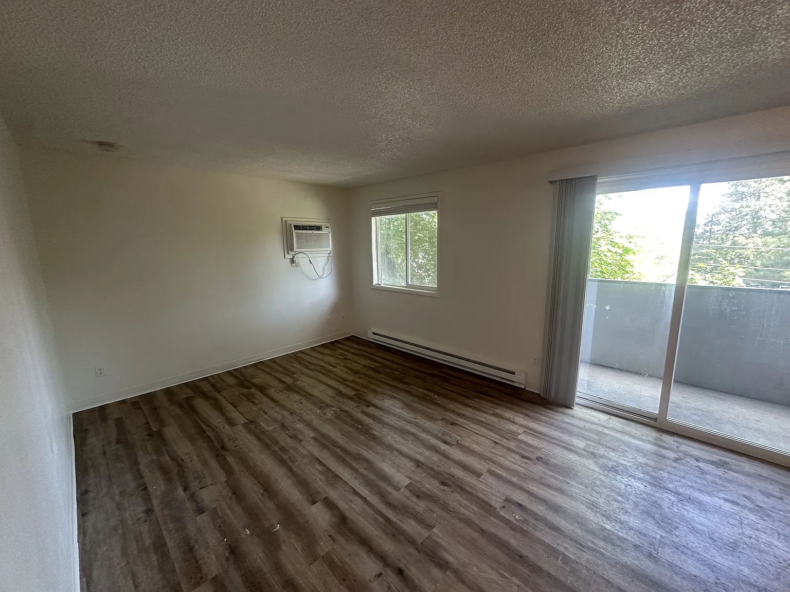 Chandler Apartments - 3 — Photo 4