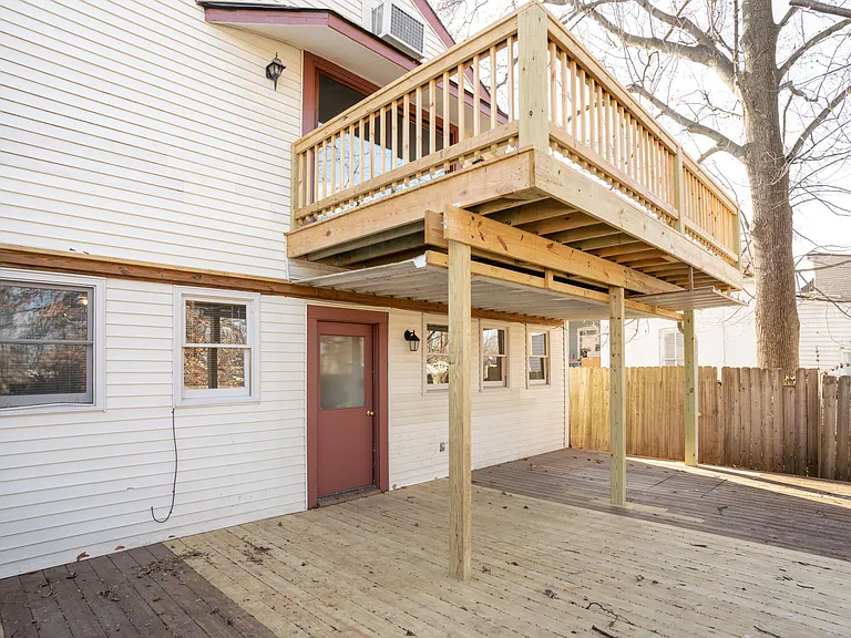 919 Franklin St — Photo 26