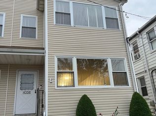 4338 166th St #2F, Flushing, NY 11358