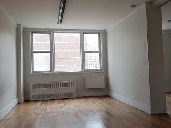 200 East 30th Street image 1 of 5