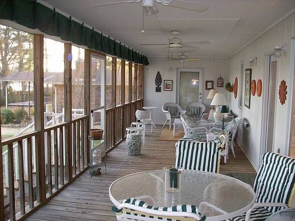 2nd image of 180 East Dr