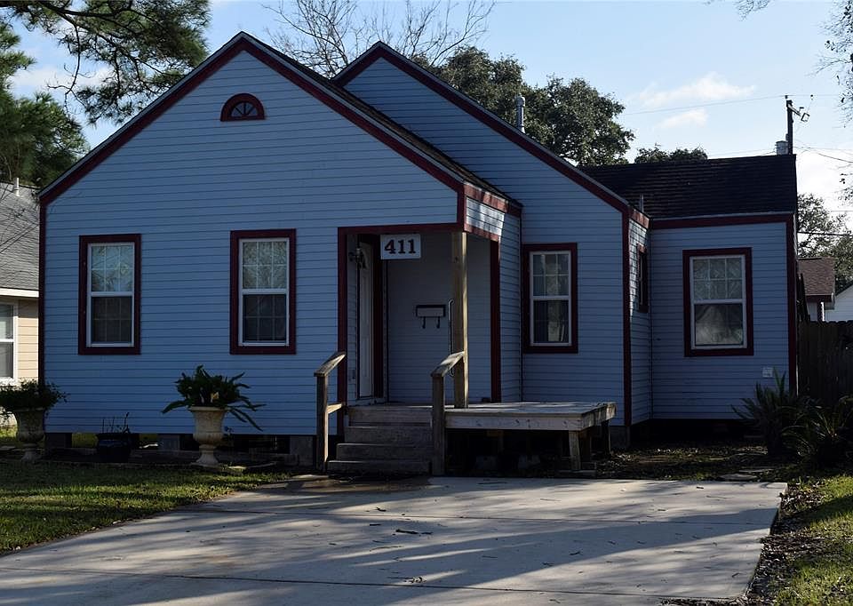 1st image of 411 12th Ave N