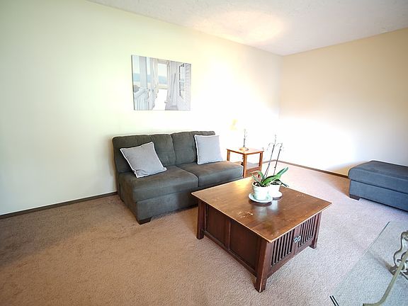 5th image of 9600 Highland Dr
