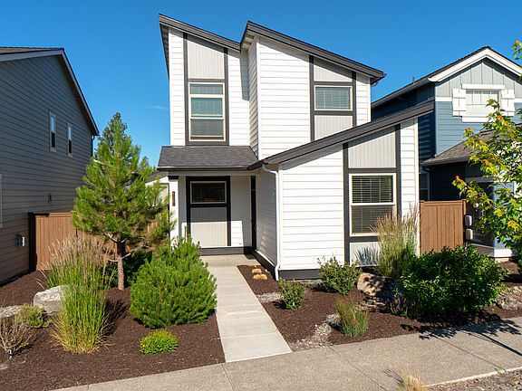 2nd image of 61081 SE Sydney Harbor Dr