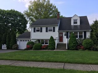 11 Grantwood Rd, Wayne, NJ 07470