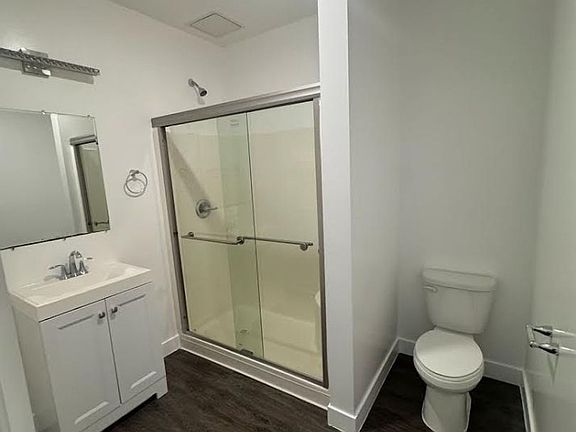5th image of 1318 W Maryland St #107