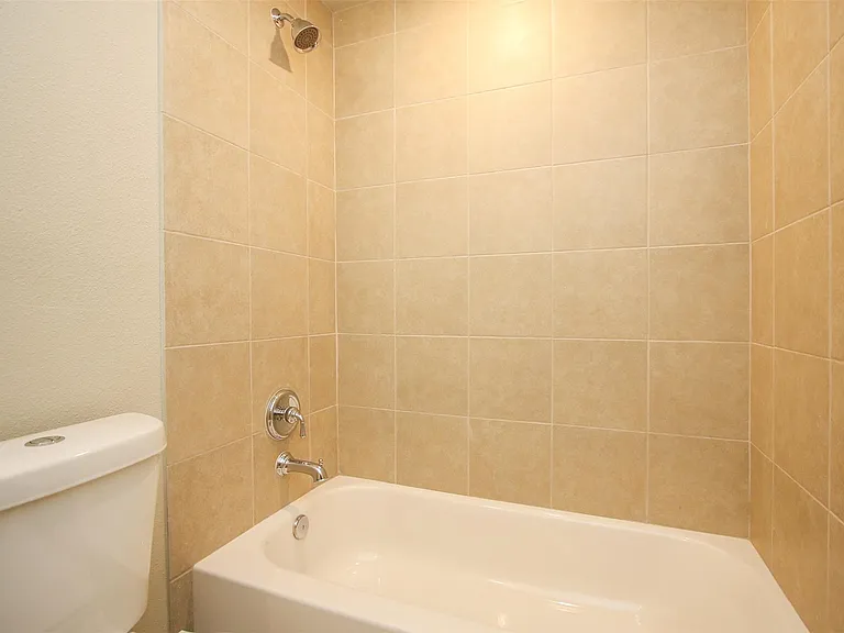 505 E 32nd St #1 — Photo 14