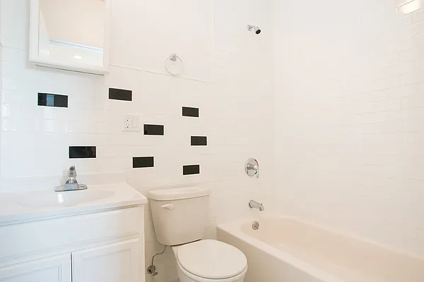 Rented by The InHouse Group | media 42