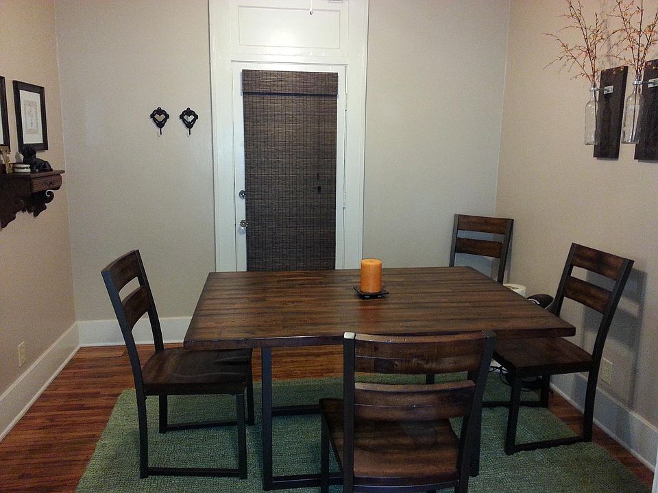 Dining Room ( apartment is not furnished)