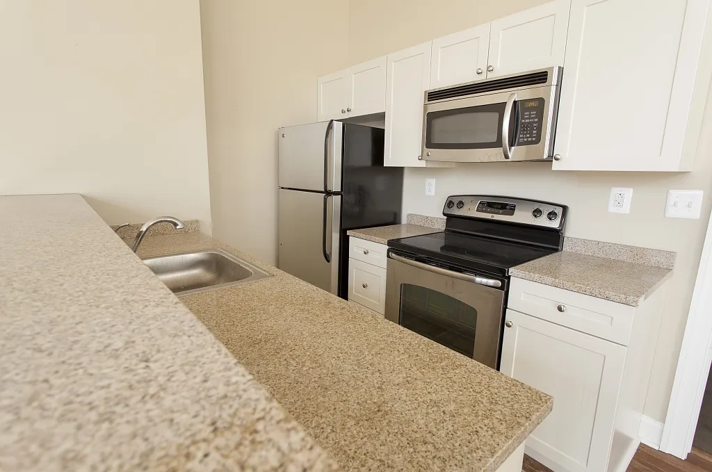 320 Walnut — Photo 2