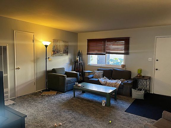 4th image of 4471 Hamilton Ave APT A