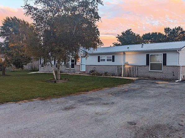 1150 E Summer St, Paxton, IL 60957