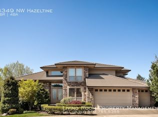 8349 NW Hazeltine St, Portland, OR 97229