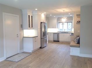 600 Green Bay Rd APT 1B, Glencoe, IL 60022