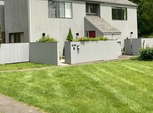 2 Kiwi Cor #2, Ridgefield, CT 06877