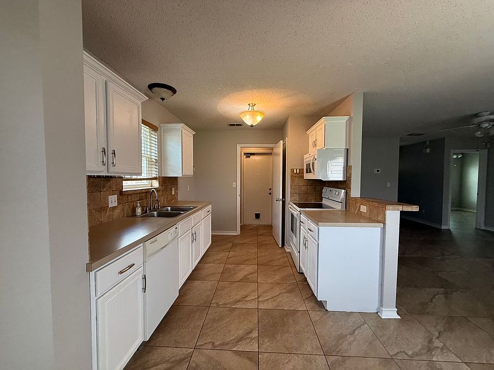 2nd image of 1013 Cupertino St