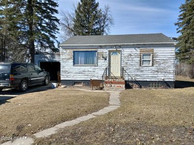 724 Terry Ave, Larimore, ND, 58251
