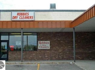 1681 Benzie Hwy, Benzonia, MI 49616