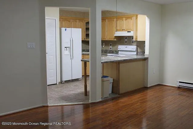 2 bed, 1025 sqft, $2,200 — Photo 4