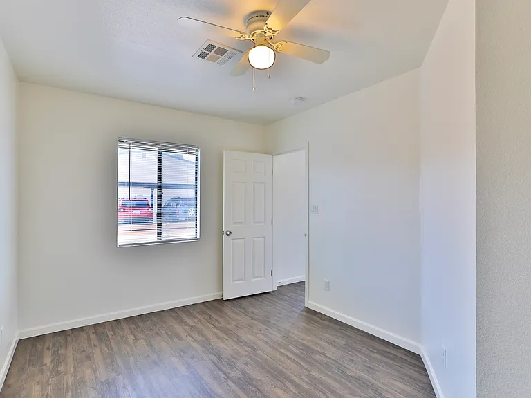 4150 N 25th St #3 — Photo 11