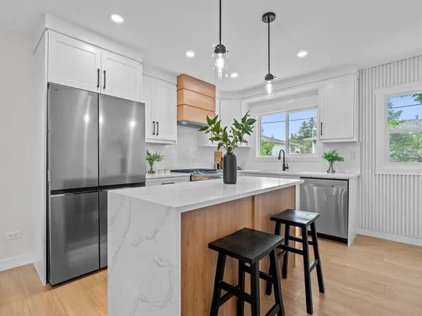 3020 S 15th Ave SW, Calgary, AB T3C 0Y6
