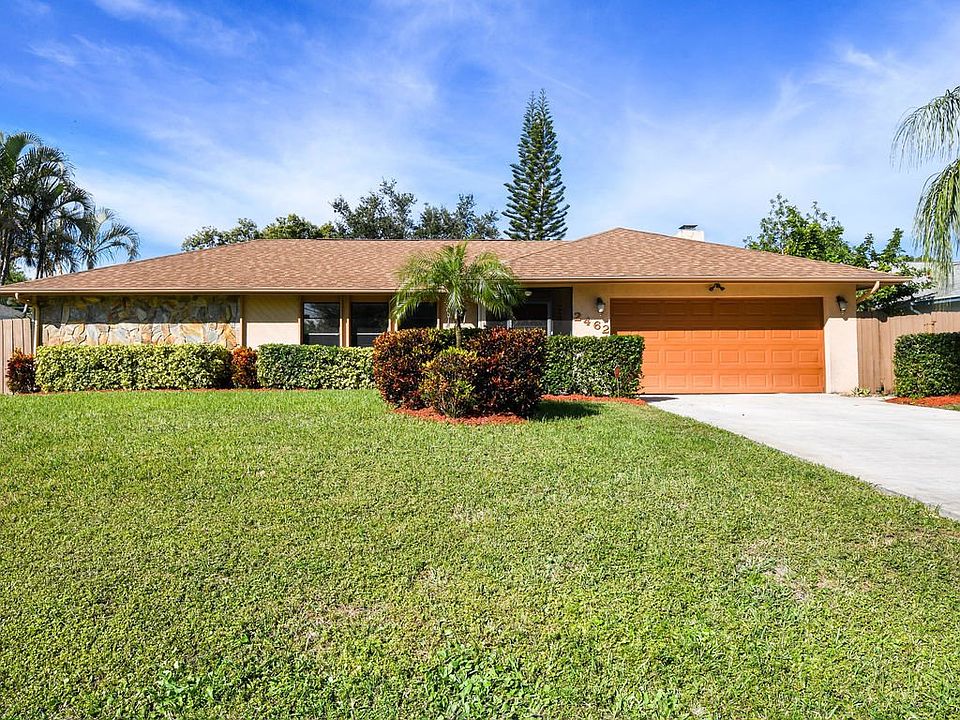 1st image of 2462 SE Floresta Dr