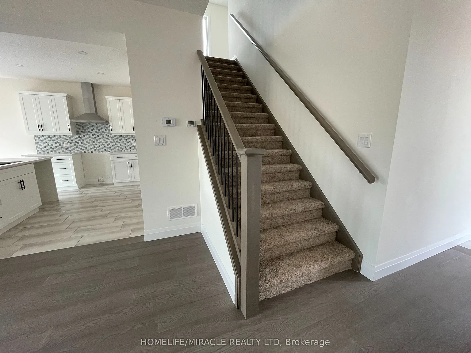 4 bed, $2,899 — Photo 2