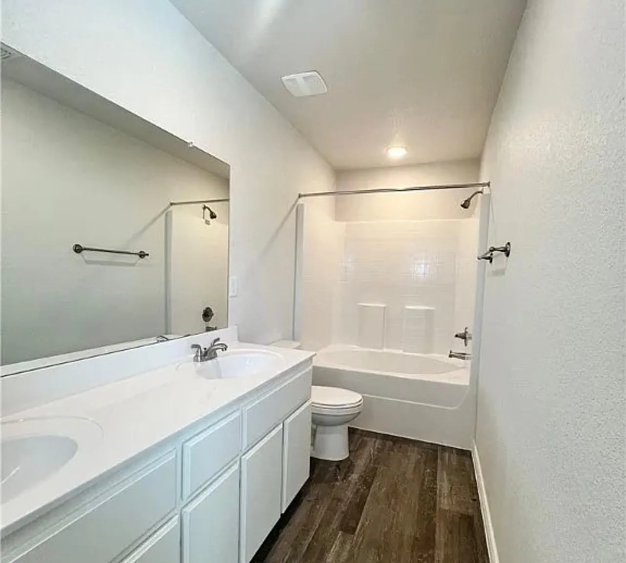 113 Dolphin Drive - 1 — Photo 4