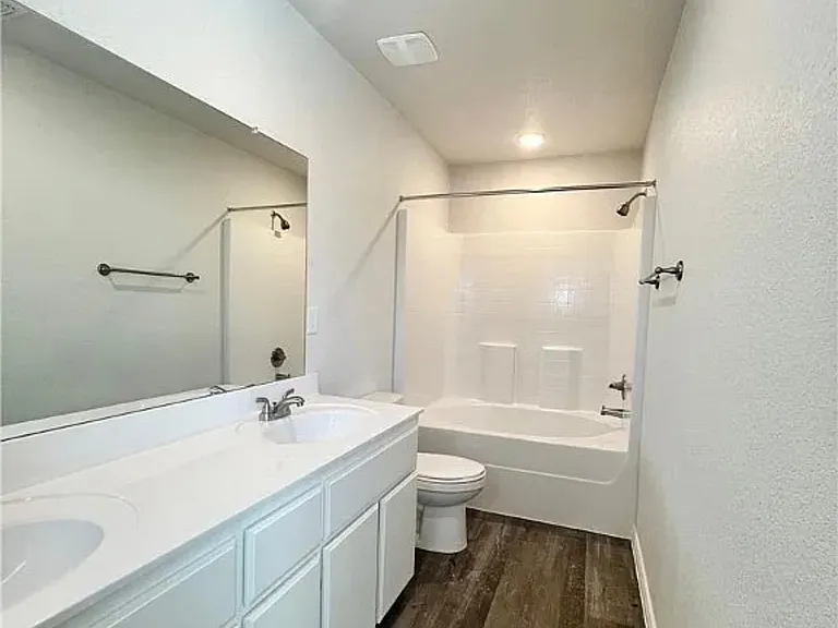 113 Dolphin Dr #1 — Photo 8
