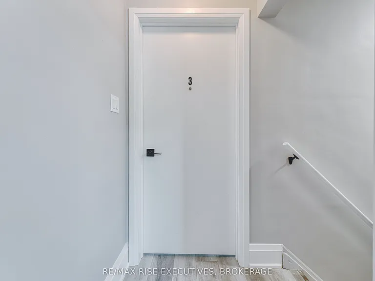 130 Carruthers Ave #3 — Photo 2