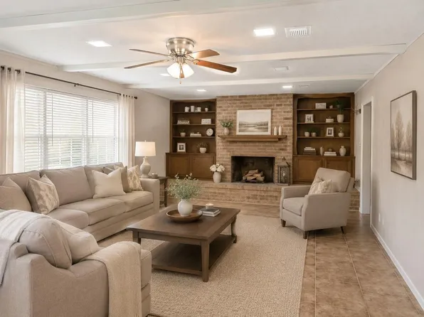 1830 Baker Dr, Tomball, TX 77375