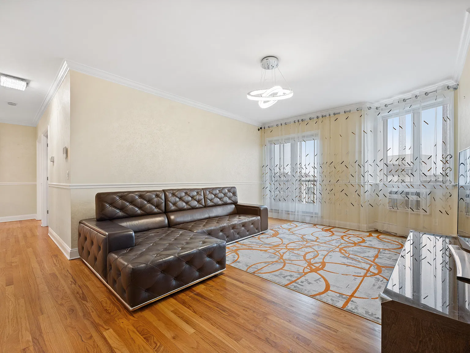 3 bed, 2.5 bath, 1367 sqft, $4,500 — Photo 1