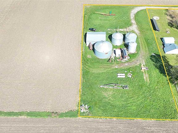 2nd image of 435 Buckeye Rd