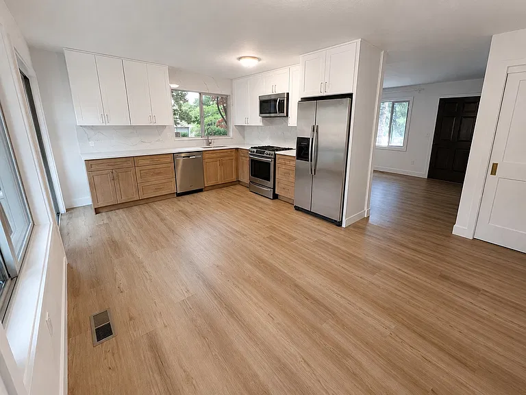 12790 SW Katherine St — Photo 2