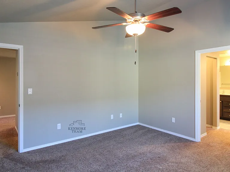 2937 Cashmere Dr — Photo 4